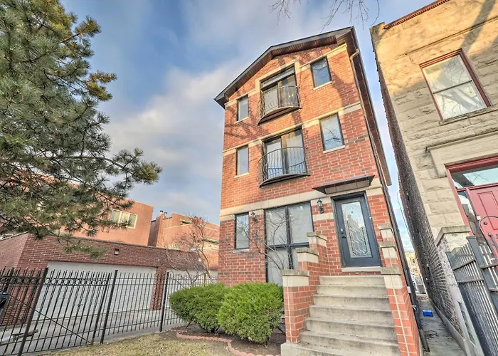 Holiday home With Balcony Walk To Cta Stations! *