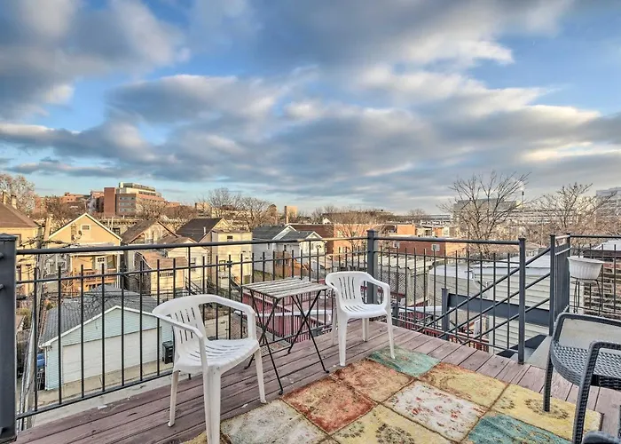 Holiday home With Balcony Walk To Cta Stations!