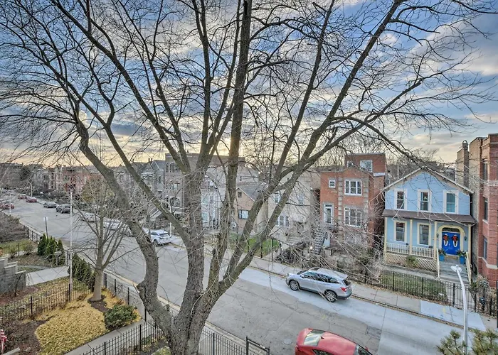 Holiday home With Balcony Walk To Cta Stations! *